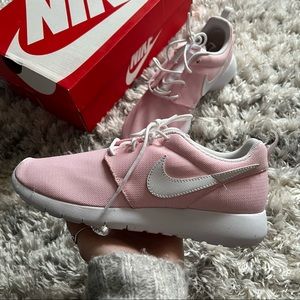 Nike Youth Rosherun | Pink